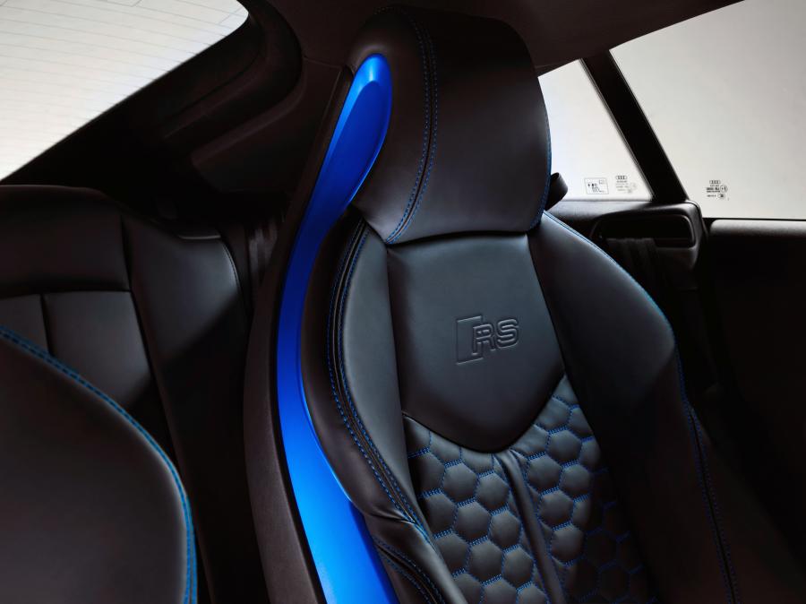 Детали интерьера Audi TT RS Coupe (8S) 2019 года  (WW) (фото 16 из 62)